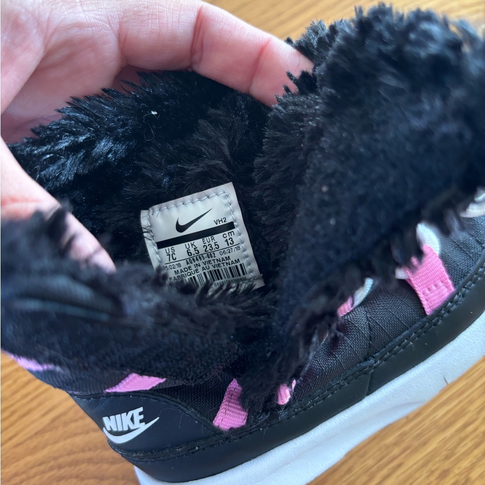 Nike boot - Picture 4 of 6